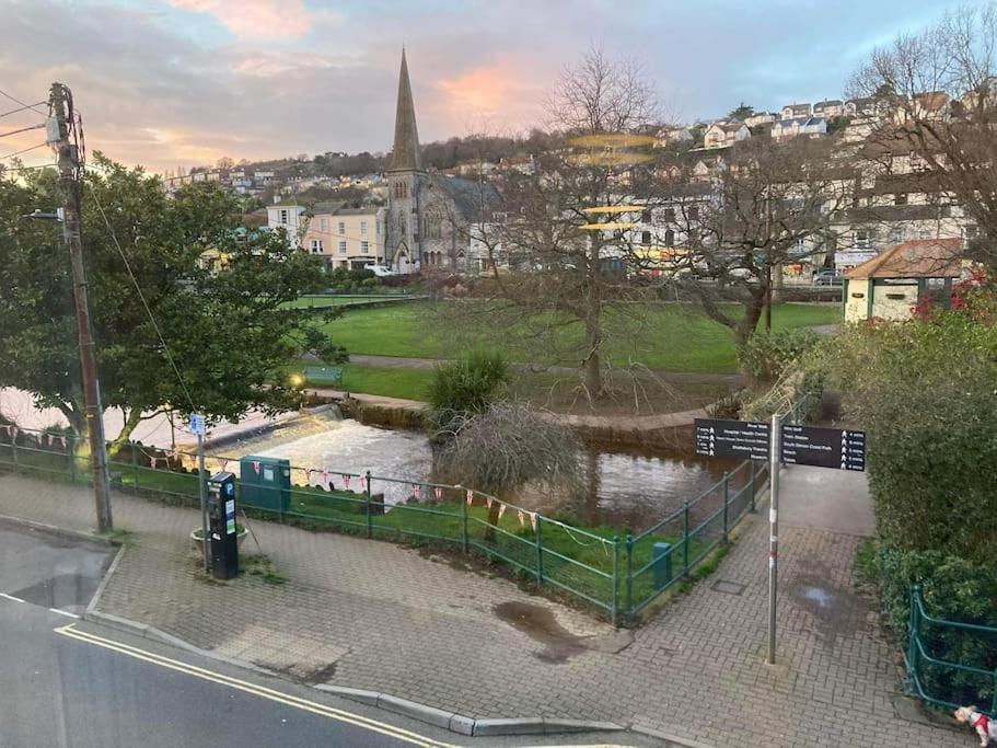 Lawn View Apartment Dawlish Buitenkant foto